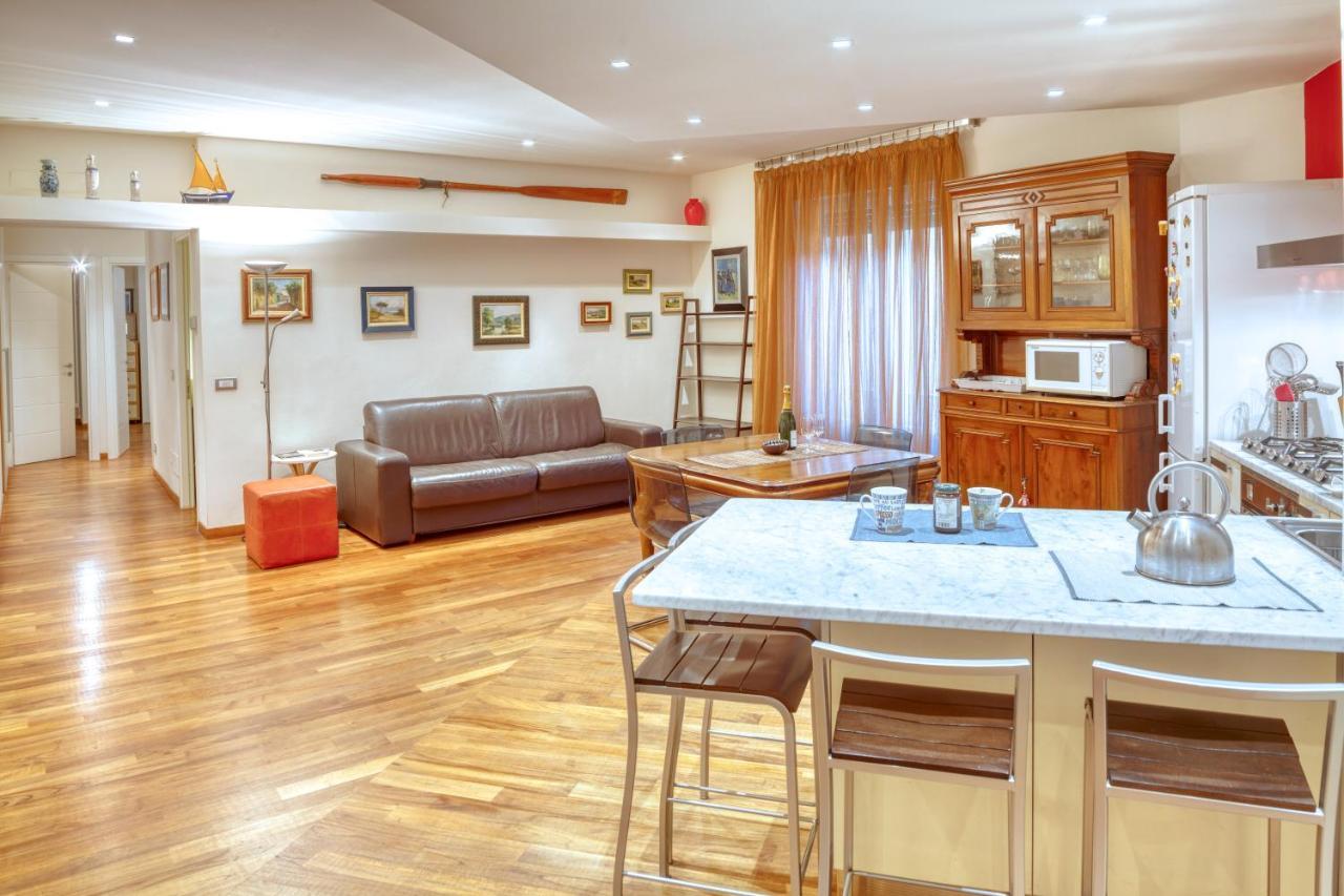 Dai Fiorentini - Apartment In Levanto Luaran gambar